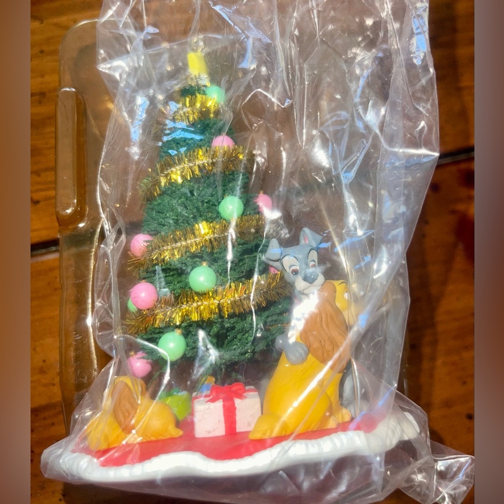 Hallmark Keepsake Disney Christmas  with Lady & the Tramp  Christmas Ornament - Picture 2 of 4